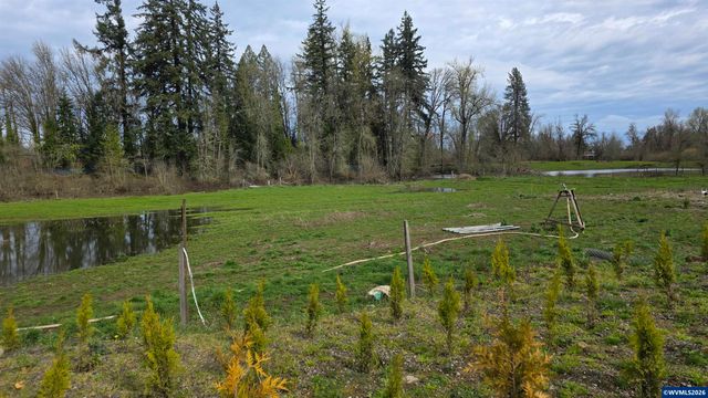 21757 99E Hwy NE, Aurora, OR 97002