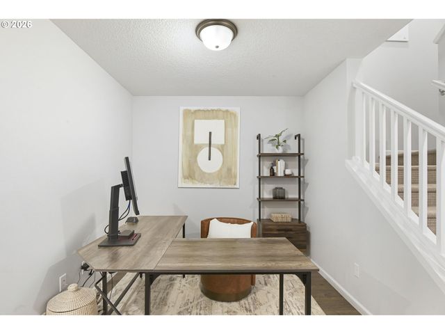 7523 Se KINNAMAN St, Hillsboro, OR 97123