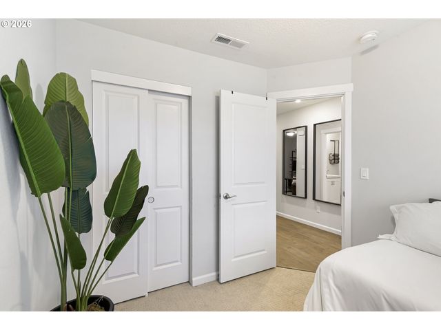 7523 Se KINNAMAN St, Hillsboro, OR 97123