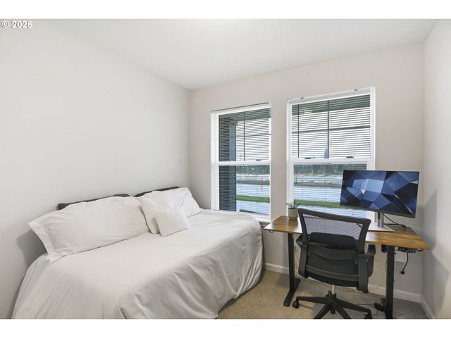 7523 Se KINNAMAN St, Hillsboro, OR 97123