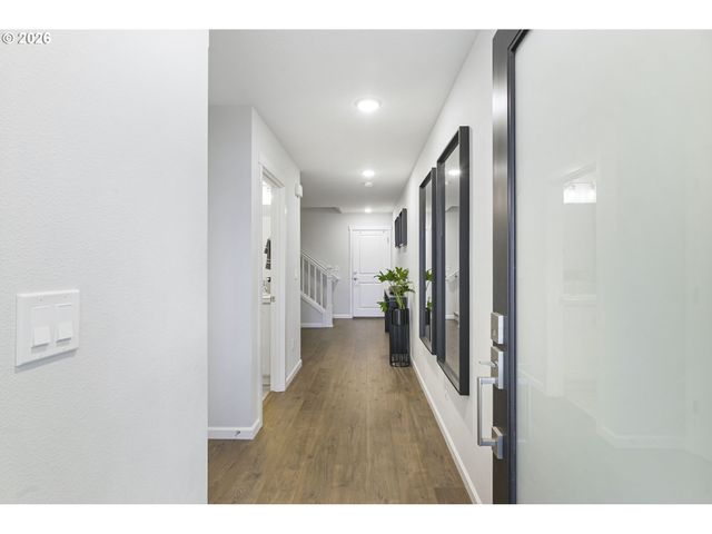 7523 Se KINNAMAN St, Hillsboro, OR 97123