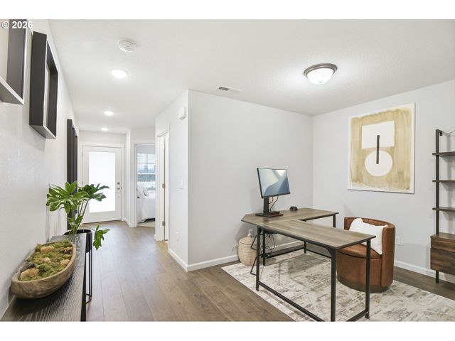 7523 Se KINNAMAN St, Hillsboro, OR 97123