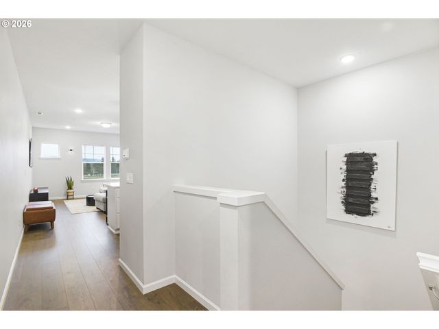 7523 Se KINNAMAN St, Hillsboro, OR 97123