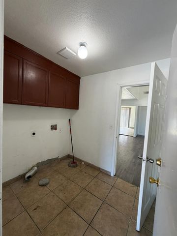 6677 El Capitan Cir, Stockton, CA 95210
