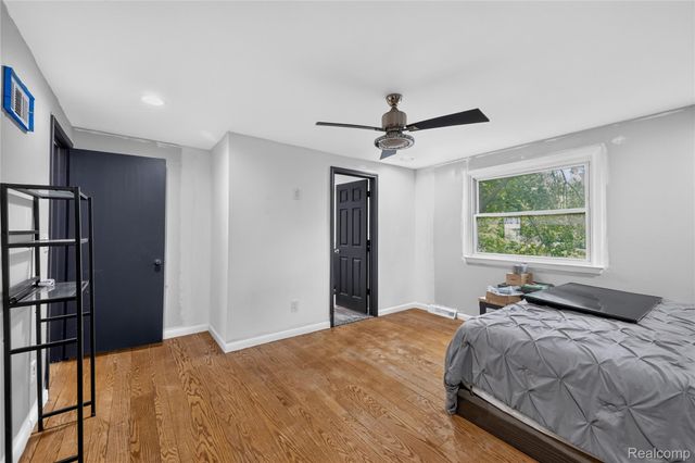 22271 West River Road, Grosse Ile Township, MI 48138