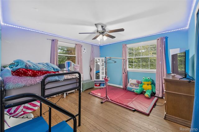 22271 West River Road, Grosse Ile Township, MI 48138