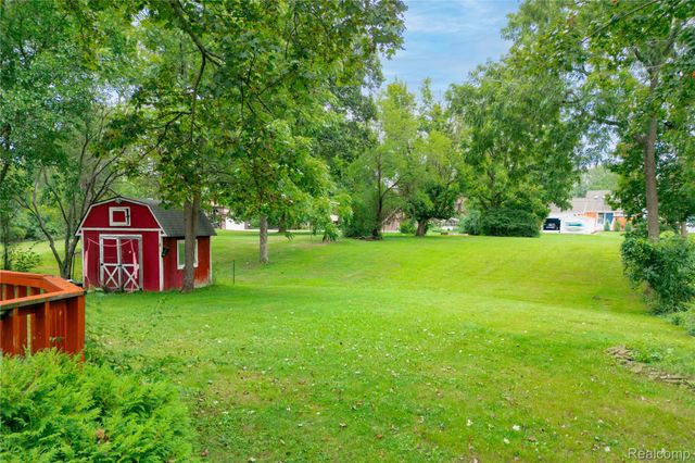 22271 West River Road, Grosse Ile Township, MI 48138