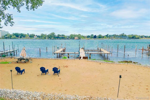 22271 West River Road, Grosse Ile Township, MI 48138