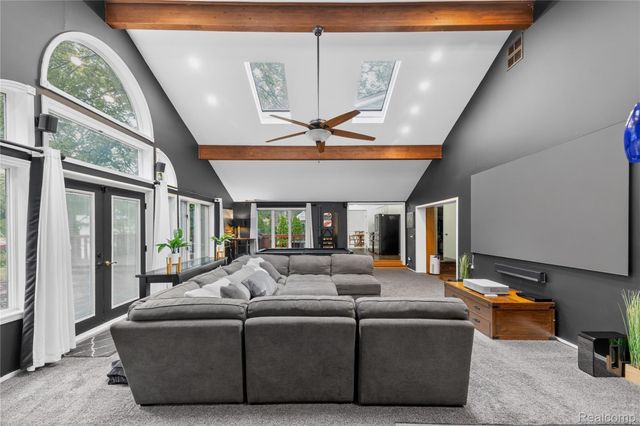 22271 West River Road, Grosse Ile Township, MI 48138