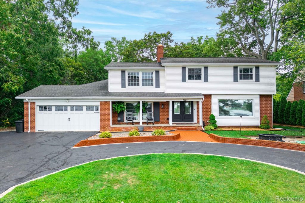 22271 West River Road, Grosse Ile Township, MI 48138