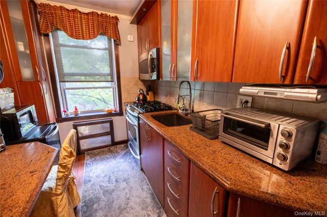 120-10 85th Avenue 5H, Kew Gardens, NY 11415