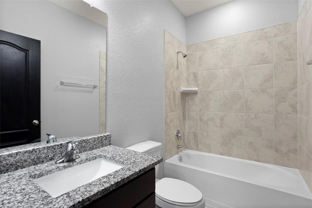 996 Camellia Hills Lane, La Marque, TX 77568