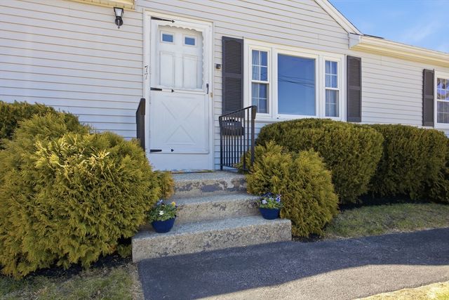 77 Clapp St, Abington, MA 02351