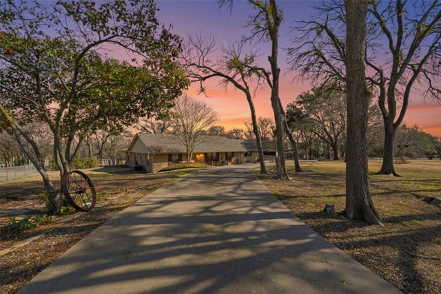 1709 Mclennan Crossing Road, Woodway, TX 76712