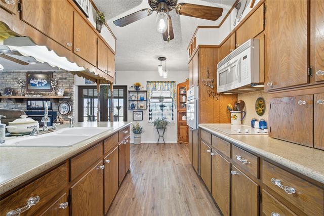 1709 Mclennan Crossing Road, Woodway, TX 76712