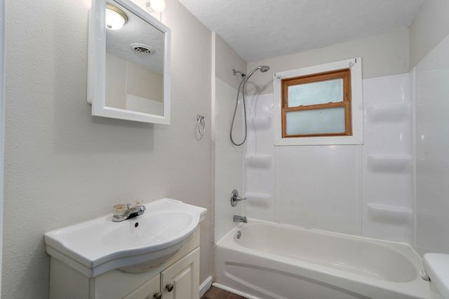 2313 E Atlantic Street, Springfield, MO 65803