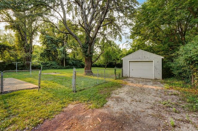 2313 E Atlantic Street, Springfield, MO 65803