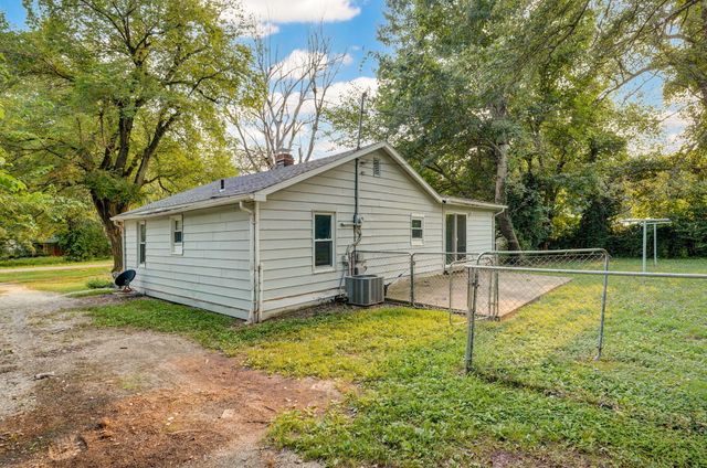 2313 E Atlantic Street, Springfield, MO 65803
