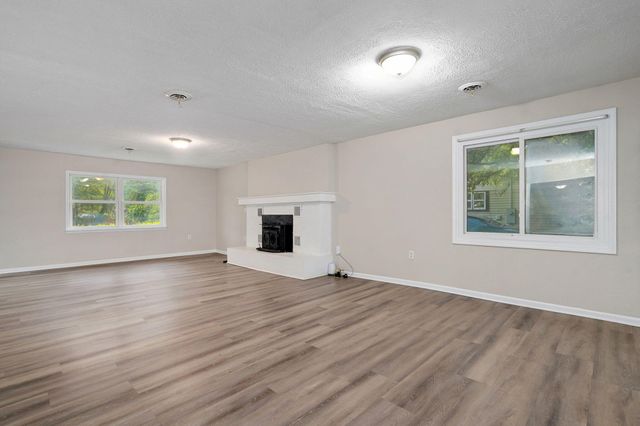 2313 E Atlantic Street, Springfield, MO 65803