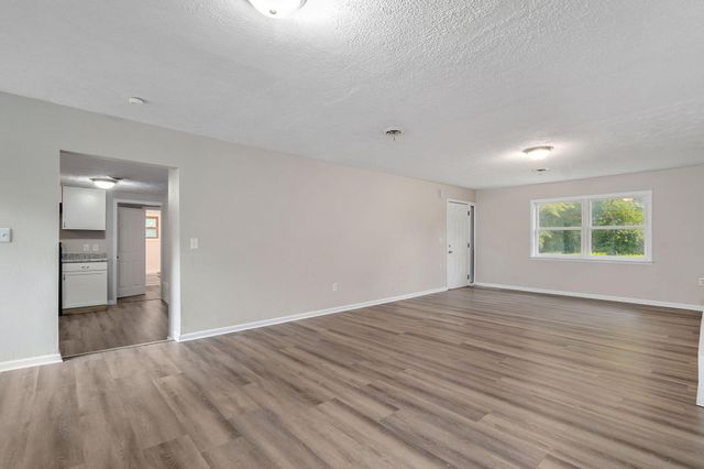 2313 E Atlantic Street, Springfield, MO 65803