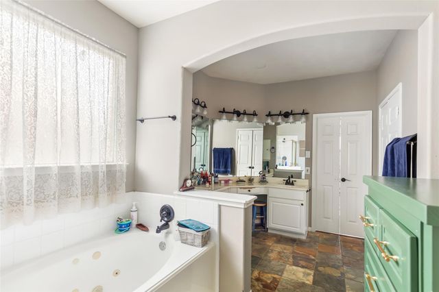1831 Country Club Cove Drive, Baytown, TX 77521