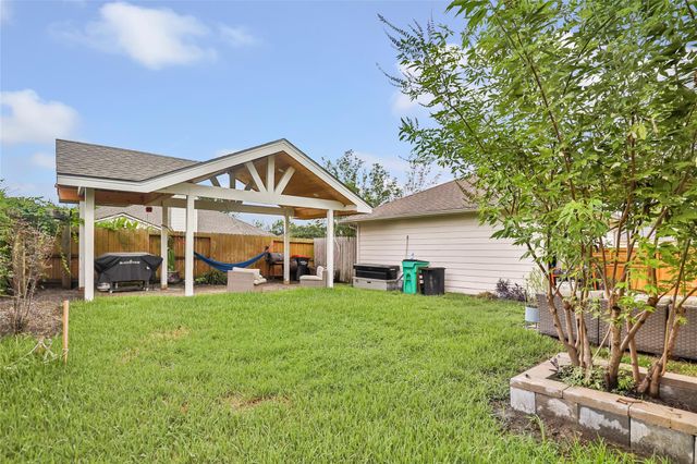 1831 Country Club Cove Drive, Baytown, TX 77521