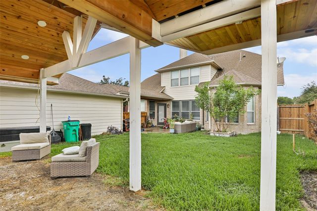 1831 Country Club Cove Drive, Baytown, TX 77521