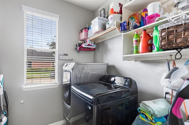 1831 Country Club Cove Drive, Baytown, TX 77521