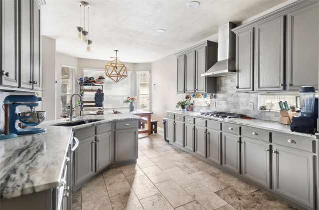 1831 Country Club Cove Drive, Baytown, TX 77521