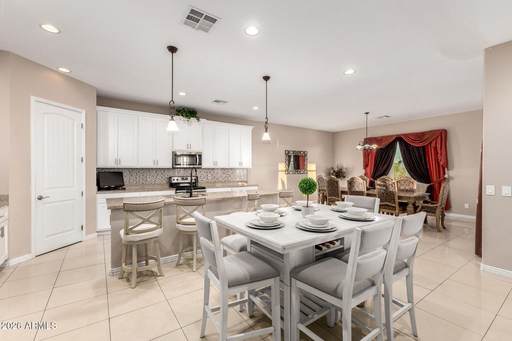 Image 17 of property listing at 36843 W INDIAN SCHOOL Road, Tonopah, AZ 85354