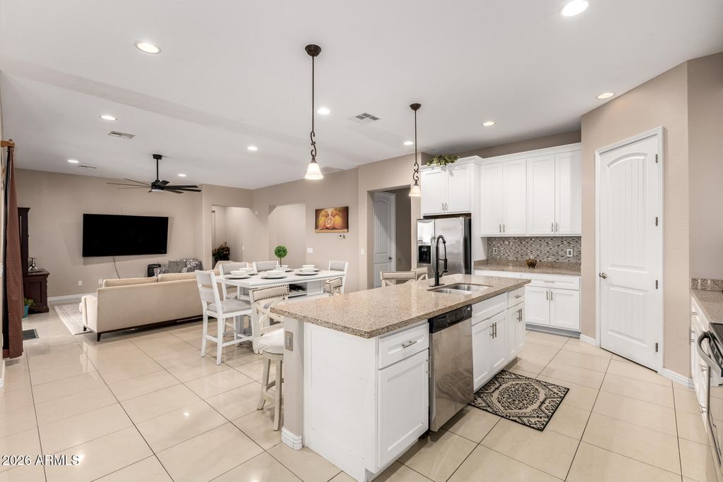 Image 19 of property listing at 36843 W INDIAN SCHOOL Road, Tonopah, AZ 85354