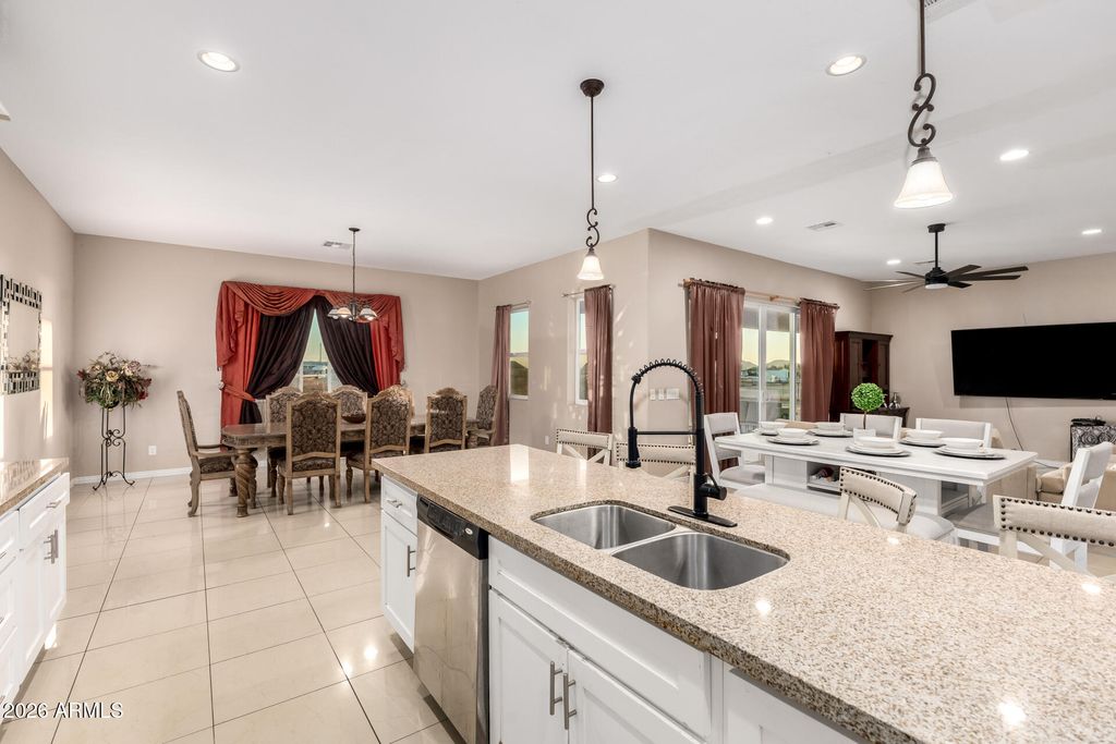 Image 21 of property listing at 36843 W INDIAN SCHOOL Road, Tonopah, AZ 85354