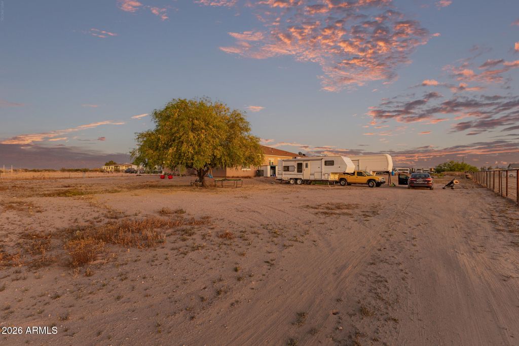 Image 39 of property listing at 36843 W INDIAN SCHOOL Road, Tonopah, AZ 85354