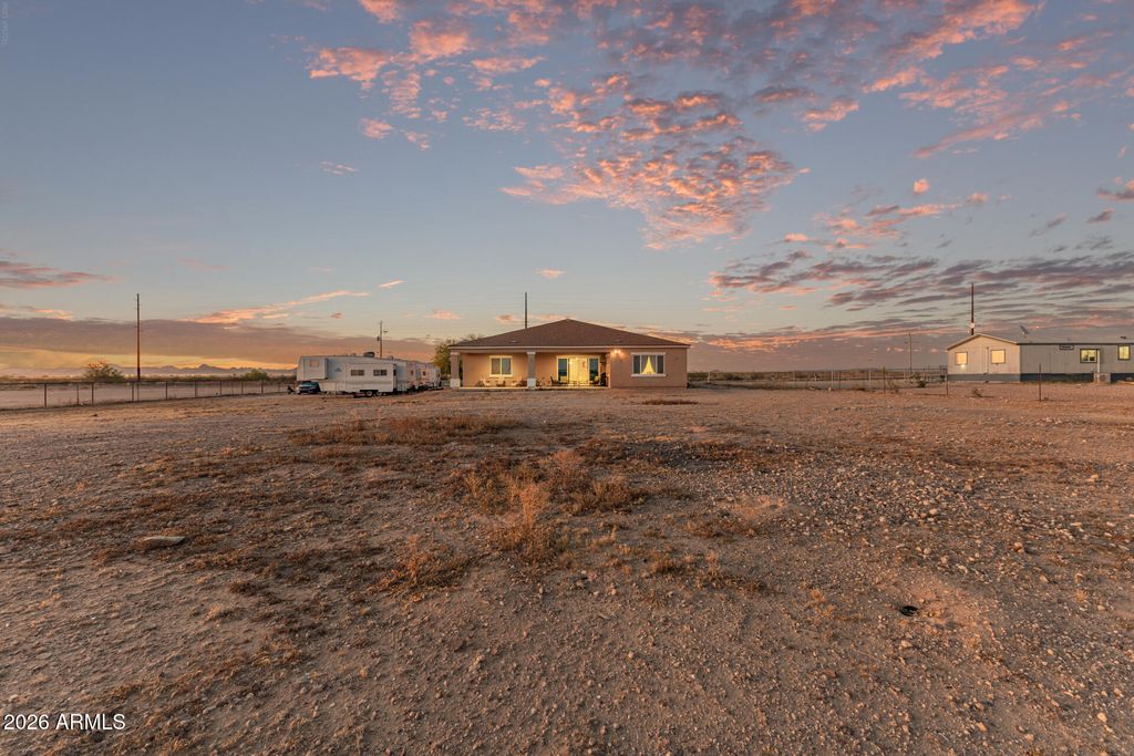 Image 41 of property listing at 36843 W INDIAN SCHOOL Road, Tonopah, AZ 85354
