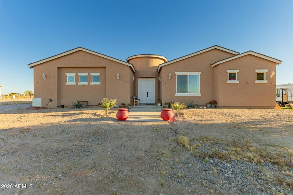 Image 6 of property listing at 36843 W INDIAN SCHOOL Road, Tonopah, AZ 85354