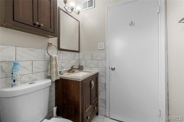 6923 Colonial Woods Drive 16, St Louis, MO 63129