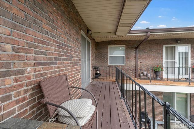 6923 Colonial Woods Drive 16, St Louis, MO 63129