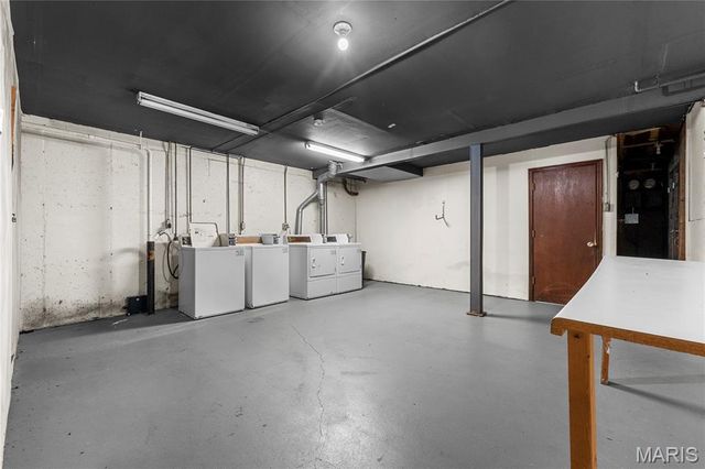 6923 Colonial Woods Drive 16, St Louis, MO 63129
