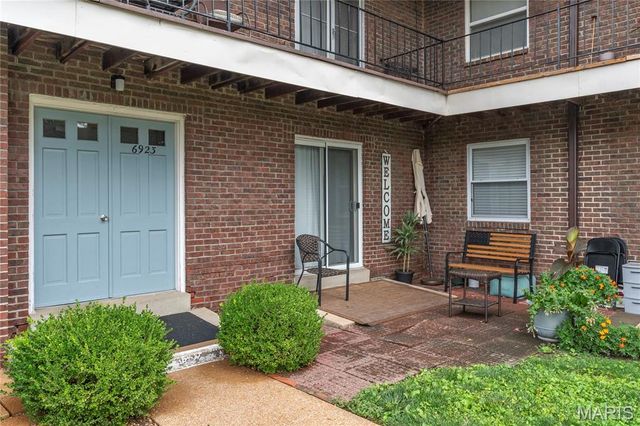 6923 Colonial Woods Drive 16, St Louis, MO 63129