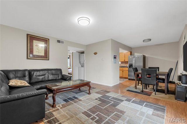 6923 Colonial Woods Drive 16, St Louis, MO 63129