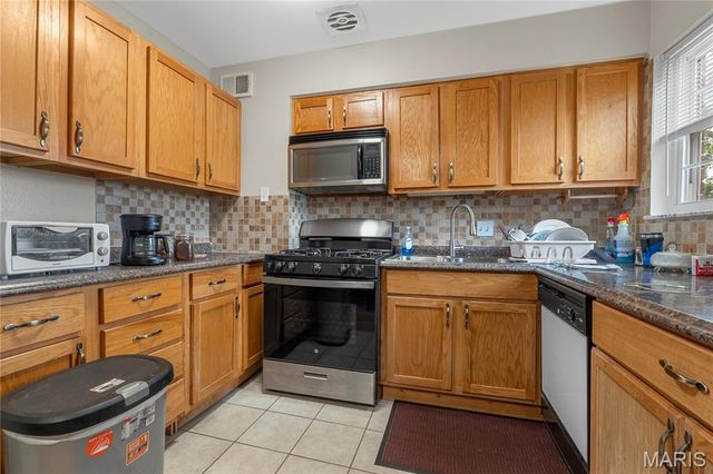 6923 Colonial Woods Drive 16, St Louis, MO 63129