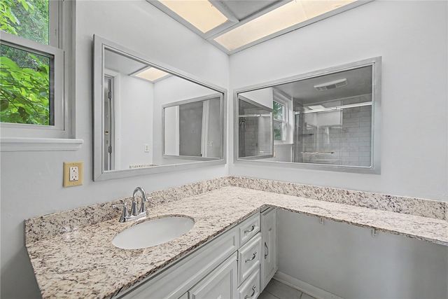 1966 E Brent Lane, Fayetteville, AR 72703
