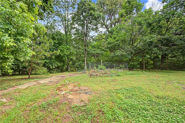 1966 E Brent Lane, Fayetteville, AR 72703