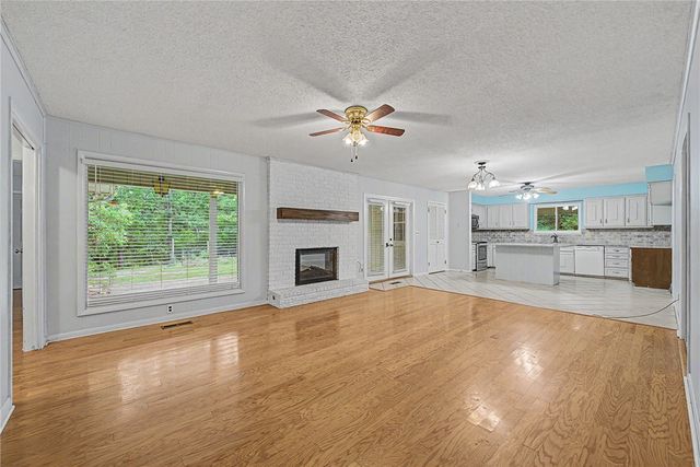 1966 E Brent Lane, Fayetteville, AR 72703