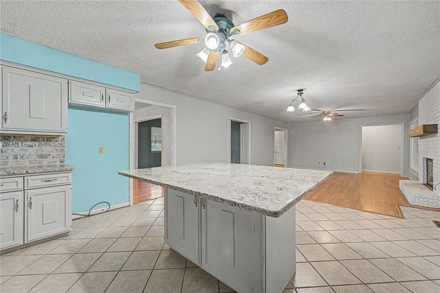 1966 E Brent Lane, Fayetteville, AR 72703