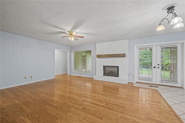 1966 E Brent Lane, Fayetteville, AR 72703
