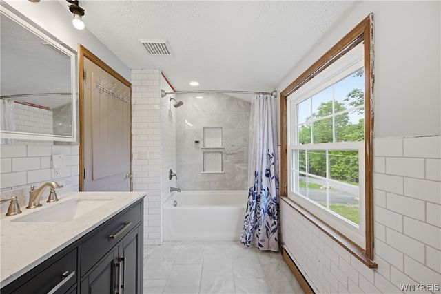8894 Woodview Drive, Colden, NY 14033