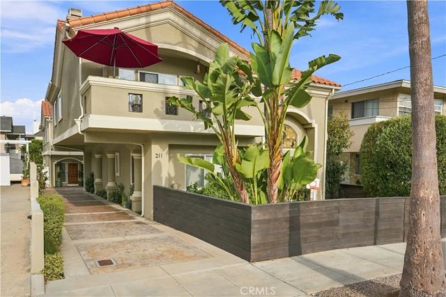 211 S. Francisca Avenue B, Redondo Beach, CA 90277