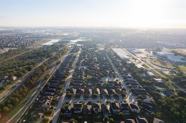 2410 Lakecrest Town Drive, Katy, TX 77493