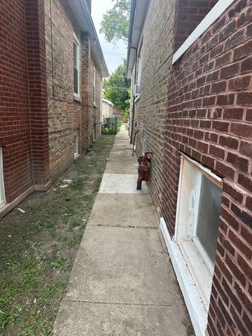 8634 S Carpenter Street, Chicago, IL 60620